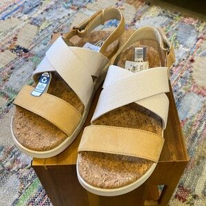 KEEN Women's Elle Criss Cross sandals